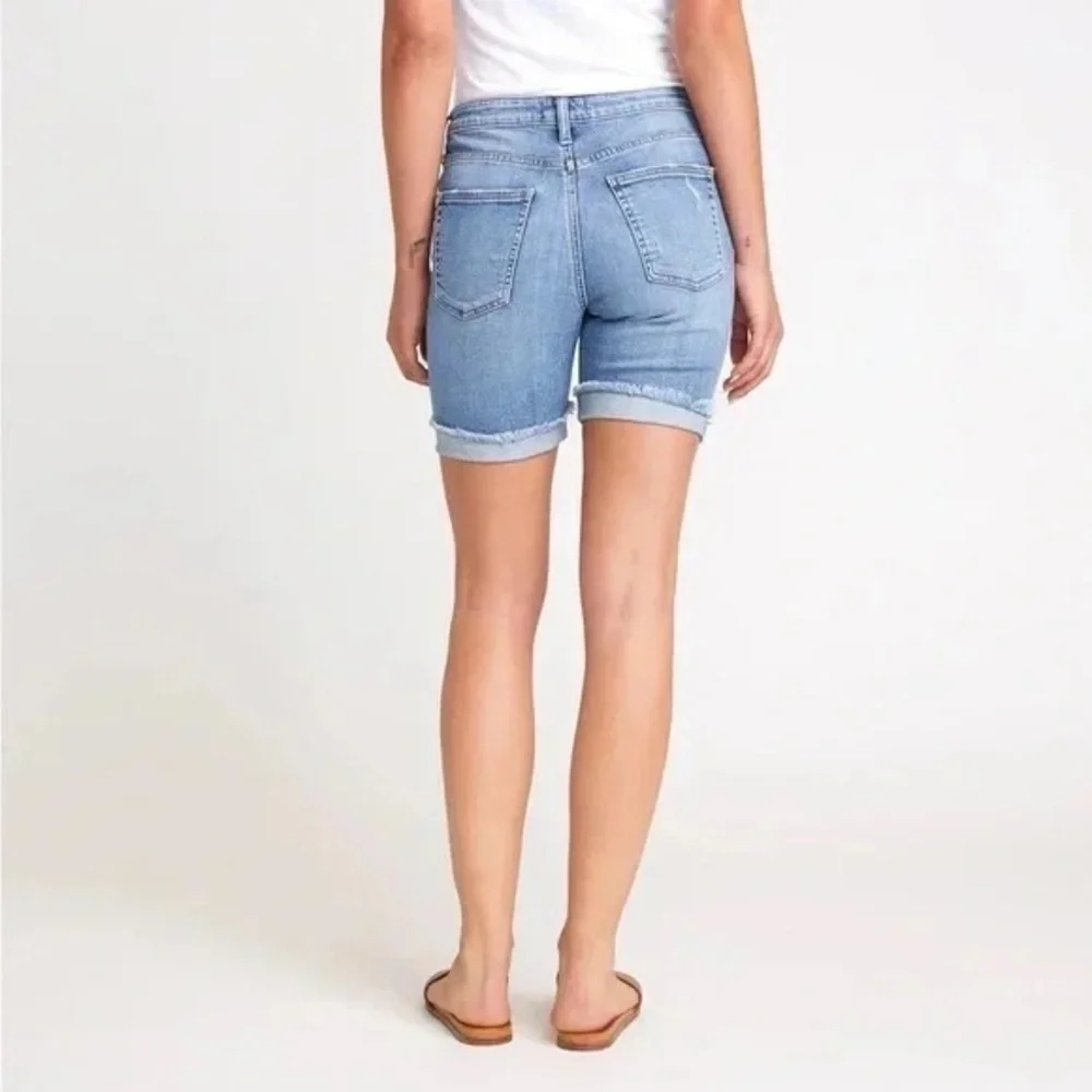 SILVER JEANS CO | Sure Thing Long Shorts Size 27